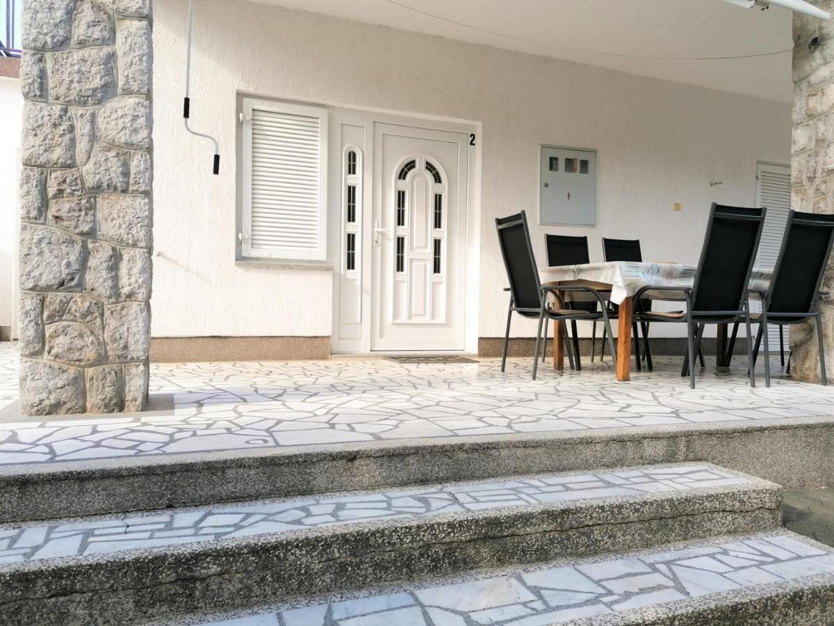 Apartmani Gaj Малинска Екстериор снимка