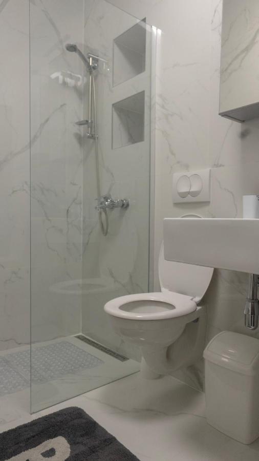 Apartmani Gaj Малинска Екстериор снимка