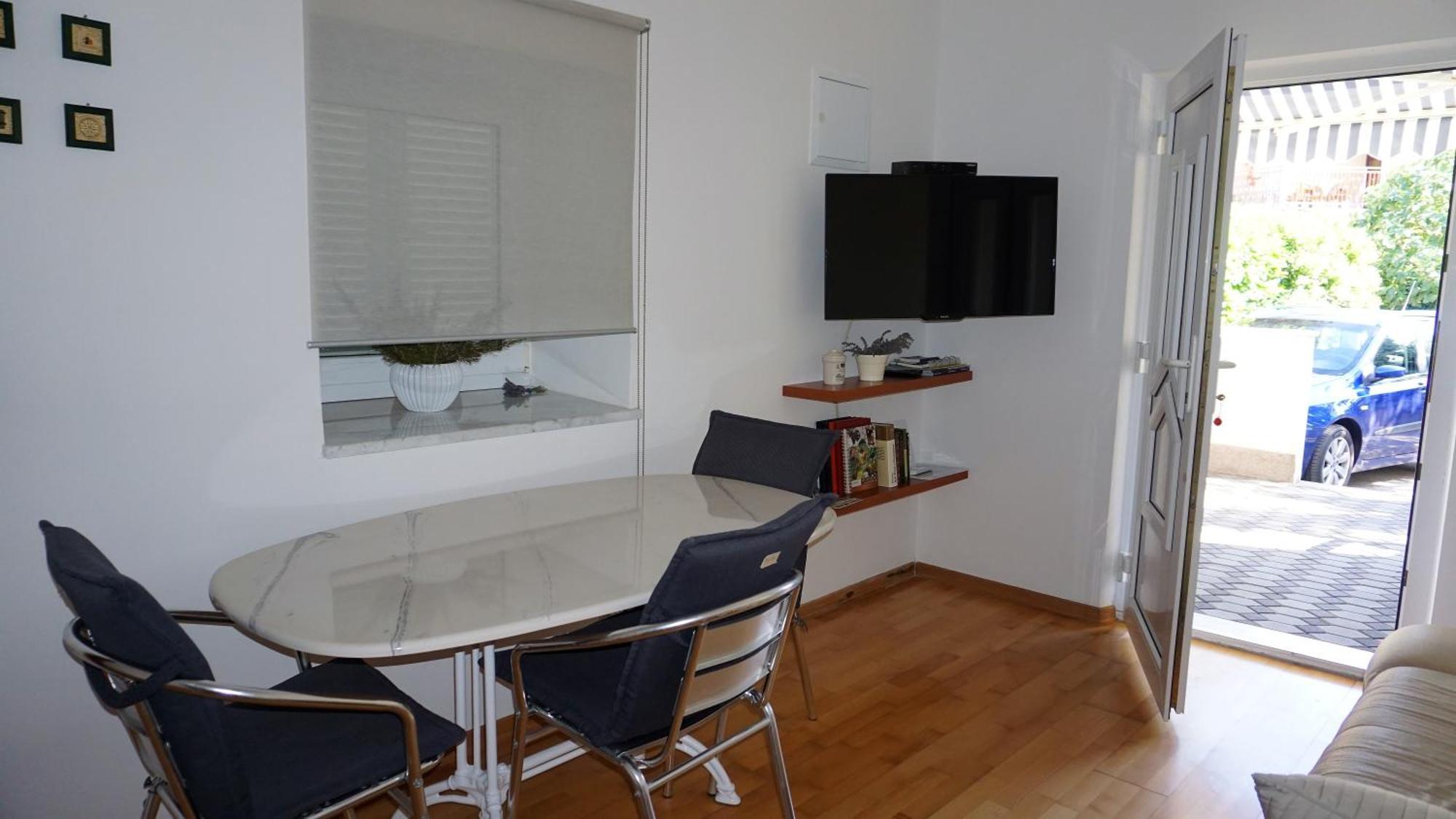 Apartmani Gaj Малинска Екстериор снимка