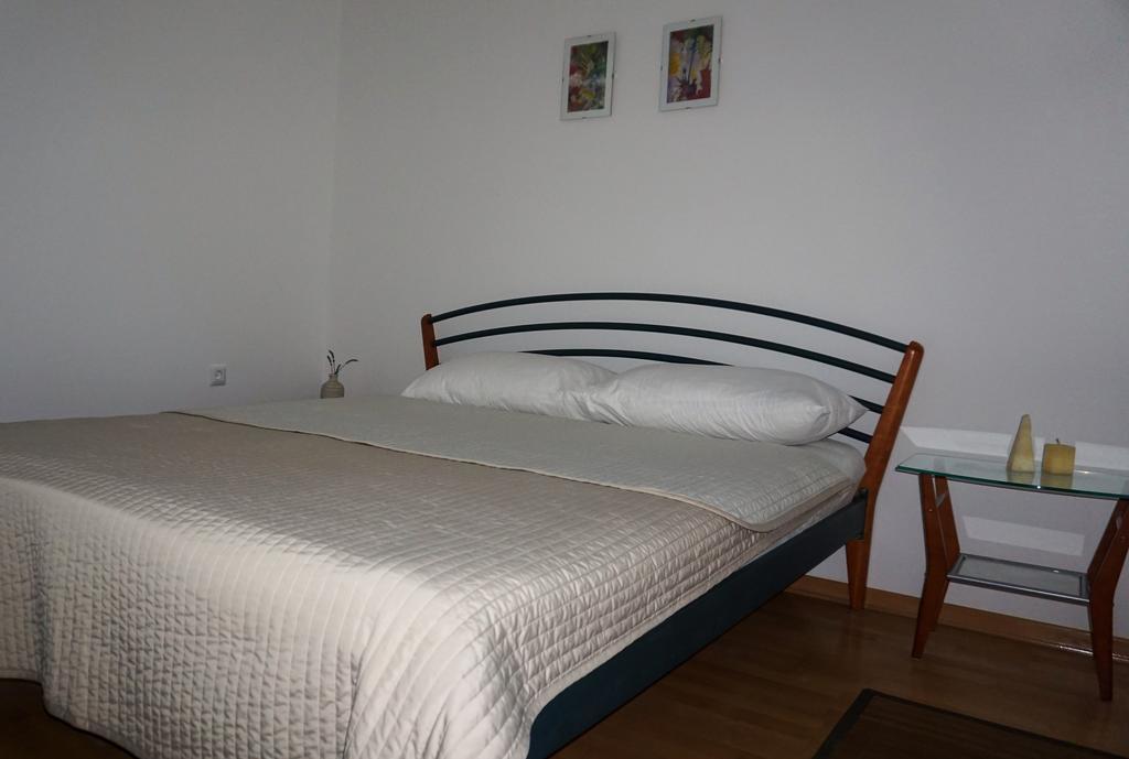 Apartmani Gaj Малинска Екстериор снимка