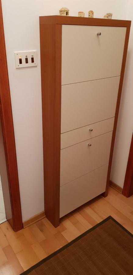 Apartmani Gaj Малинска Екстериор снимка
